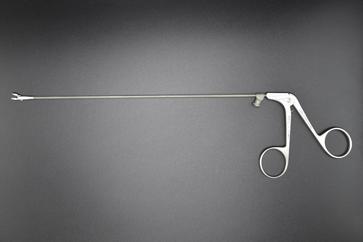 Used Karl Storz 8591T Surgical 23cm Straight Kleinsasser Round Cup Forceps
