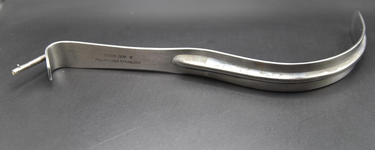 Used PILLING 525515 Face Lift Retractor Fiberoptic Lighting On #2 Deaver Retractor