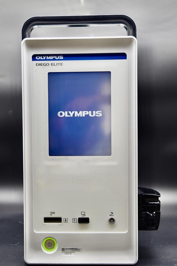 Used OLYMPUS DIEGO ELITE MULTIDEBRIDER SYSTEM POWER CONSOLE MDCONS100, ANGLED HANDPIECE MDHP100A AND OLYMPUS MDFS100 FOOTSWITCH