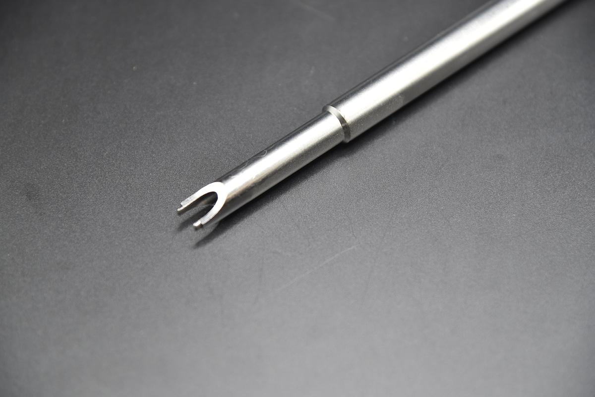 Used Synthes SWISS 388.366 Screwdriver with Knurled Handle For Click 'X Locking Cap