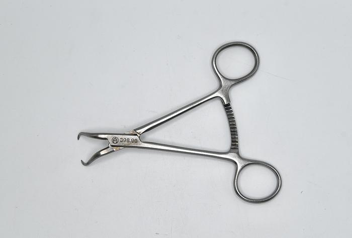 Used Synthes 398.96 Surgical Stagbeetle Forceps 125mm