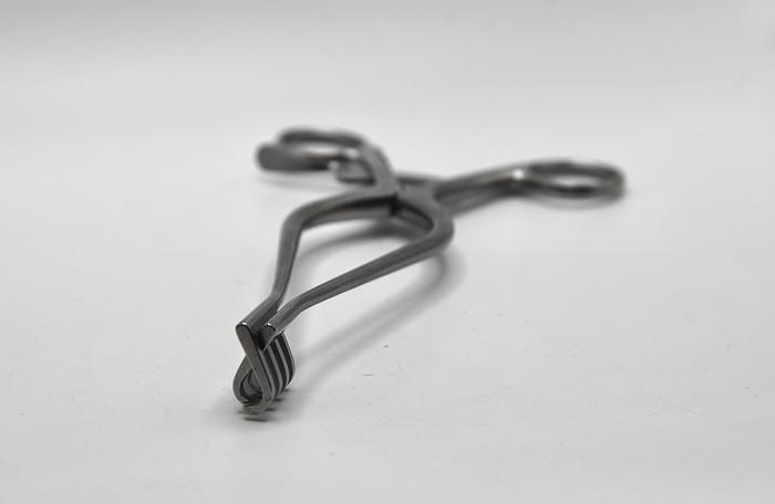 Used V Mueller SU3114-001 Weitlaner Abdominal Retractor 3X4 Blunt Prongs 8" Length