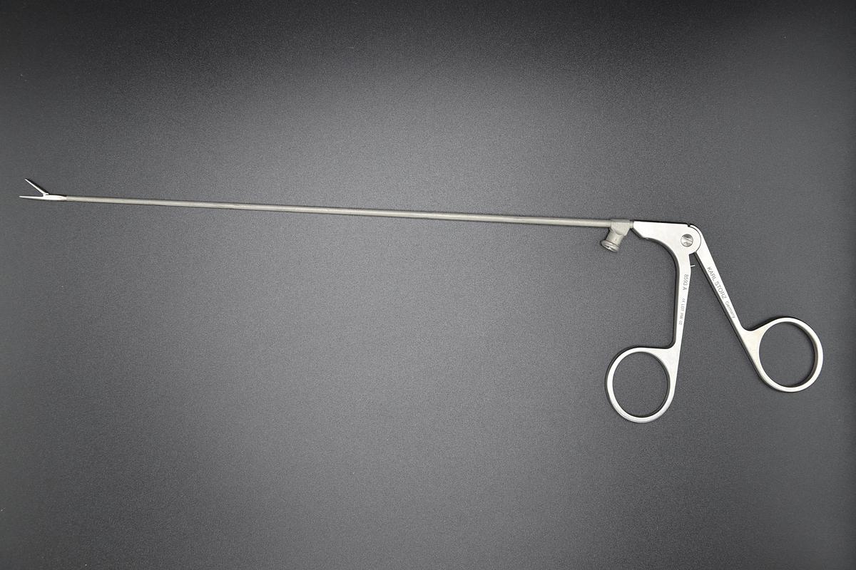 Used Karl Storz 8593A Surgical 23cm Straight Kleinsasser Grasping Forceps