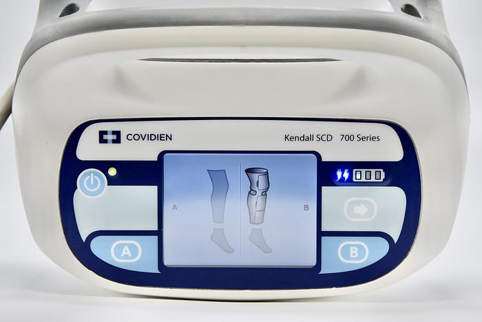 Used Covidien Kendall SCD 700 Series Smart Compression Controller and 7Ft Tubing