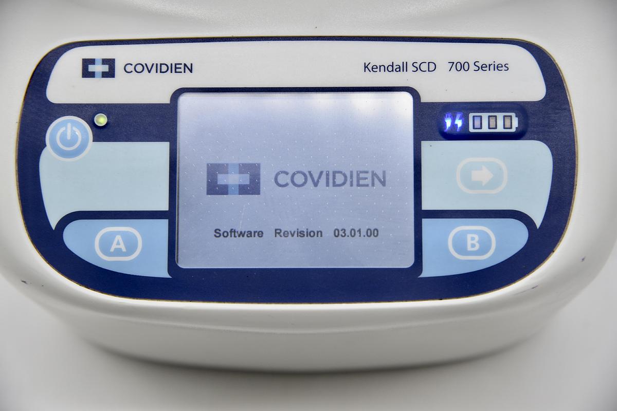 Used Covidien 700 Series Kendall SCD Controller, Reference 29525, Software 3.01