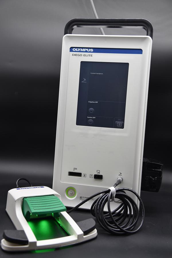 Used OLYMPUS DIEGO ELITE MULTIDEBRIDER SYSTEM POWER CONSOLE MDCONS100, ANGLED HANDPIECE MDHP100A AND OLYMPUS MDFS100 FOOTSWITCH