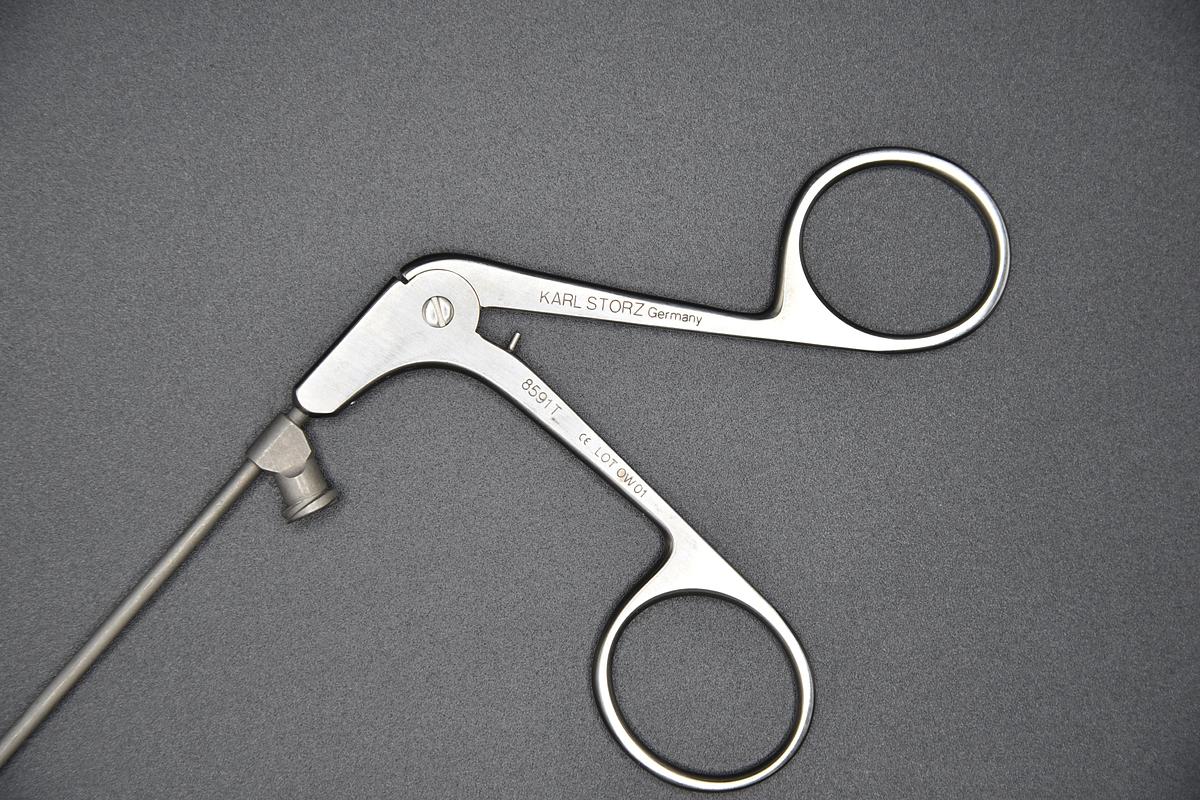 Used Karl Storz 8591T Surgical 23cm Straight Kleinsasser Round Cup Forceps