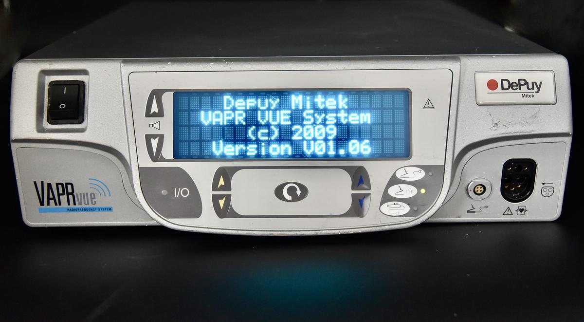 Used DePuy Mitek VAPR VUE 225024 Electrosurgical System Generator
