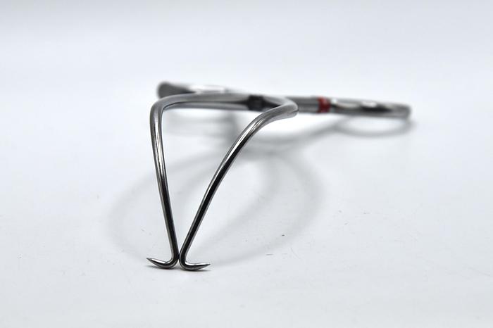 Used V. Mueller NL5380 Seletz Gelpi Retractor, 7"