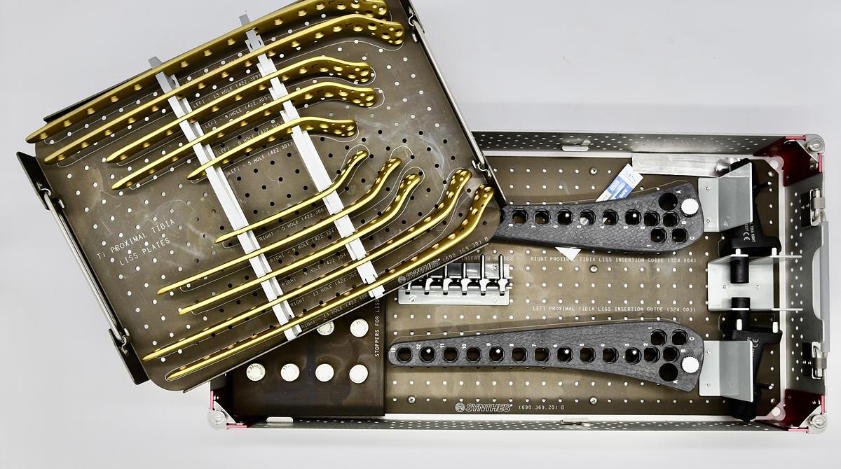 Used SYNTHES LESS INVASIVE STABILIZATION SYSTEM (LISS) TIBIAL PLATES