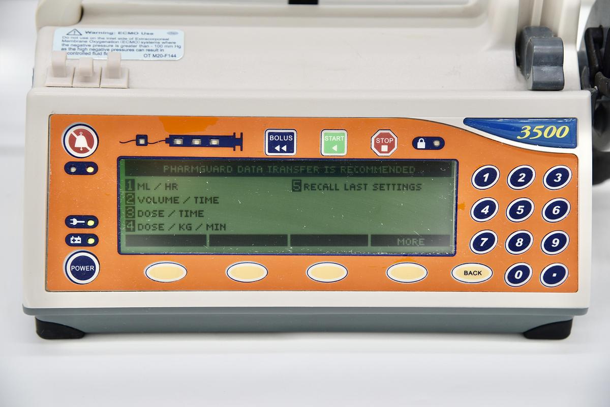 Used Smiths Medical Medfusion 3500 Infusion Pump with Software Version V5.0