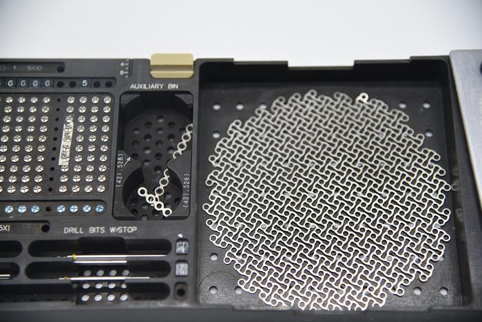 Used SYNTHES CRANIOFACIAL 1.3MM PLATING SYSTEM AND LOW PROFILE PLATING SYSTEM INSTRUMENT SET