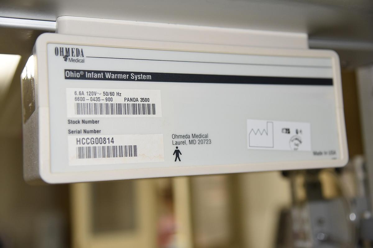 Used Ohmeda Panda 3500 Infant Warmer System — Clinical Neonatal Care With Neopuff RD900AEU