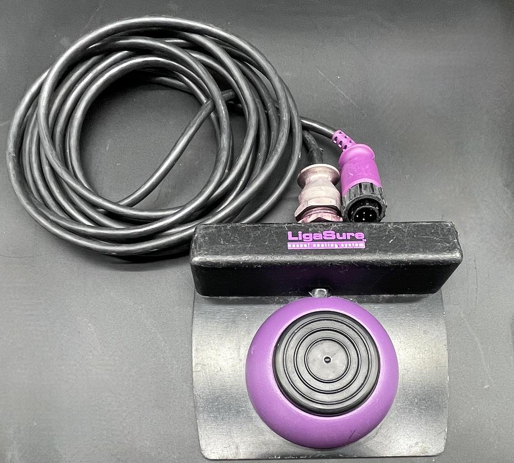 Used Covidien LS0300 LigaSure Tissue Fusion Footswitch, Purple