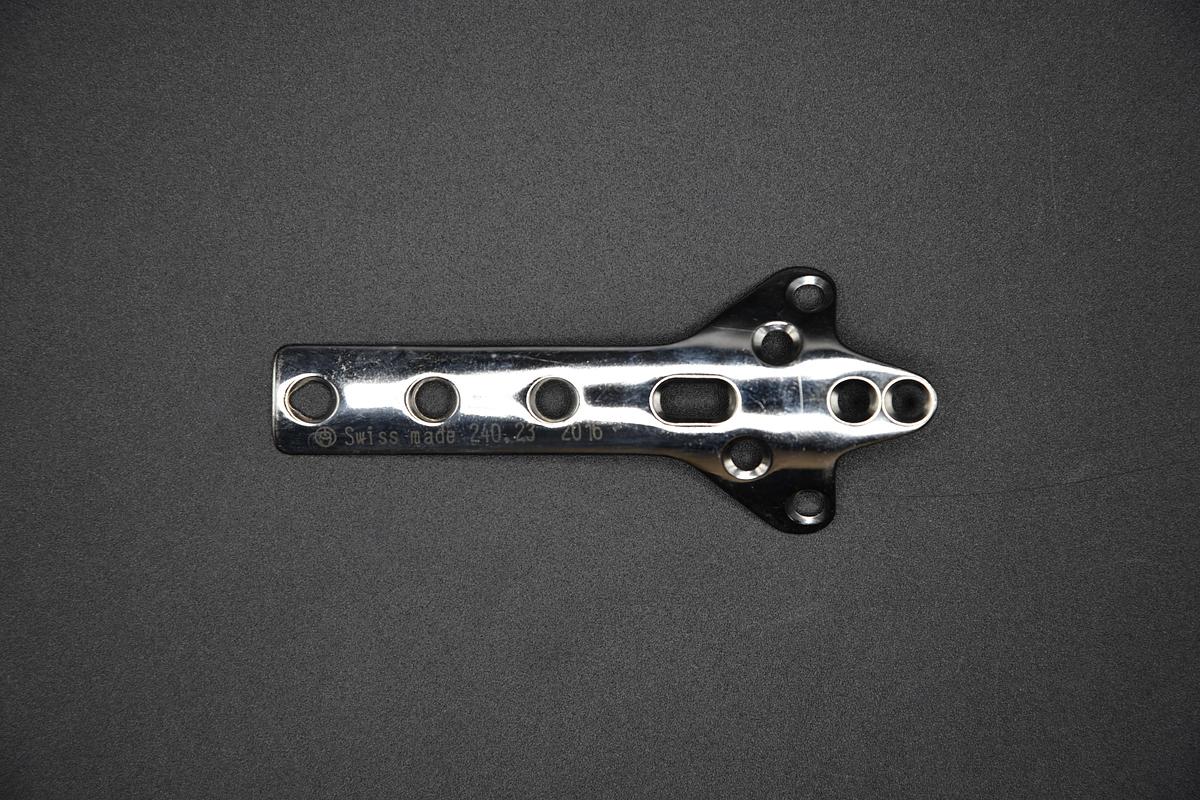 Used SYNTHES 240.23 CLOVERLEAF PLATE/3 HOLE/88MM