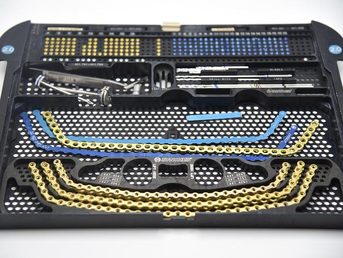 Used SYNTHES ,AMDIBLE 2.0MM MADIBLE LOCKING PLATE INSTRUMENT SET 