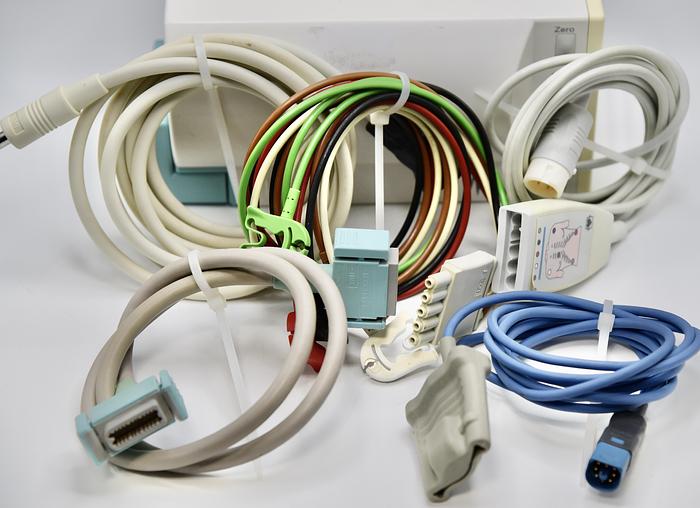 Used PHILIPS INTELLIVUE MX800 ANESTHESIA CO2 MONITOR WITH M3001A & M3015A MODULES