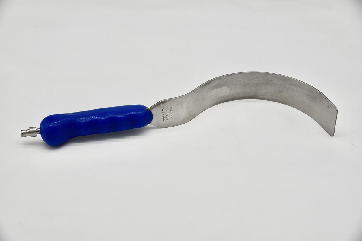 Used CODMAN BRITERAC DEAVER RETRACTOR, MEDIUM, REFERENCE 24-3167