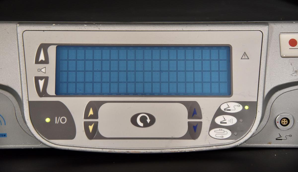 Used DePuy Mitek VAPR VUE 225024 Electrosurgical System Generator