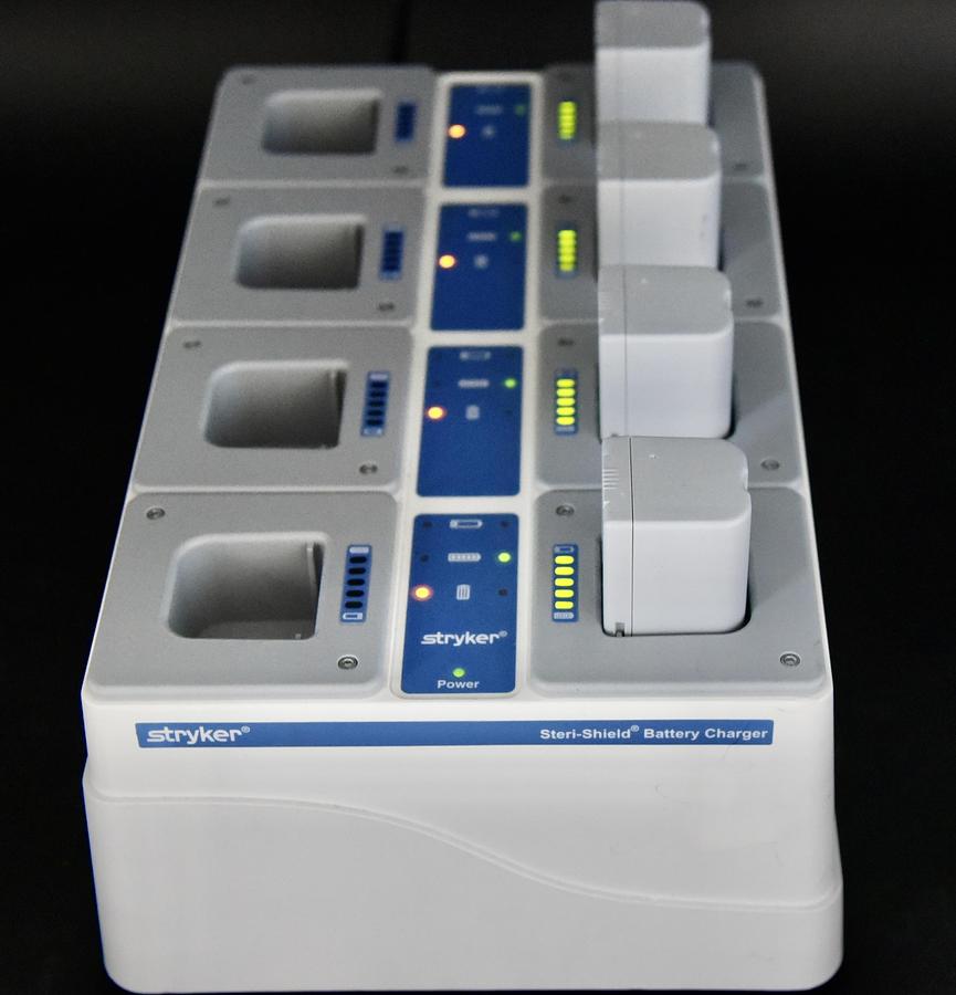Used Stryker 0408-655-000 Flyte Charger 120V with Batteries