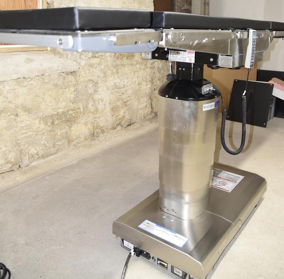 Refurbished Steris 4085 Surgical Table with New Pads & Hand Control