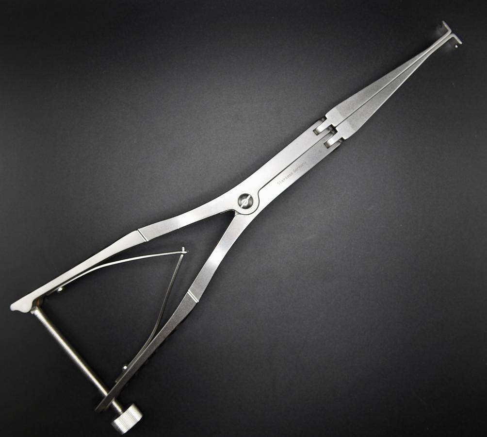 Used SYNTHES 388.414 CURVED DISTRACTOR