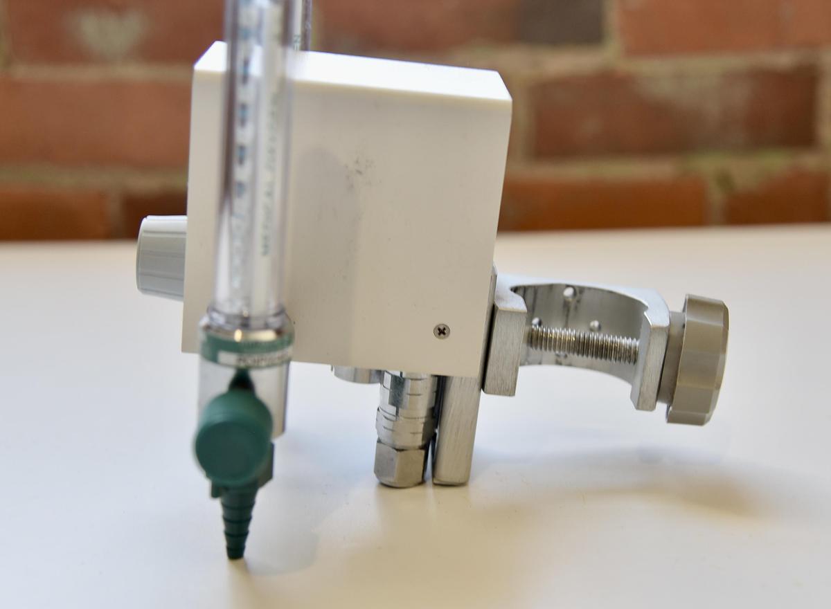 Used Bio-Med Devices 2003FF15B Air/Oxygen Blender Low Flow with Flowmeters