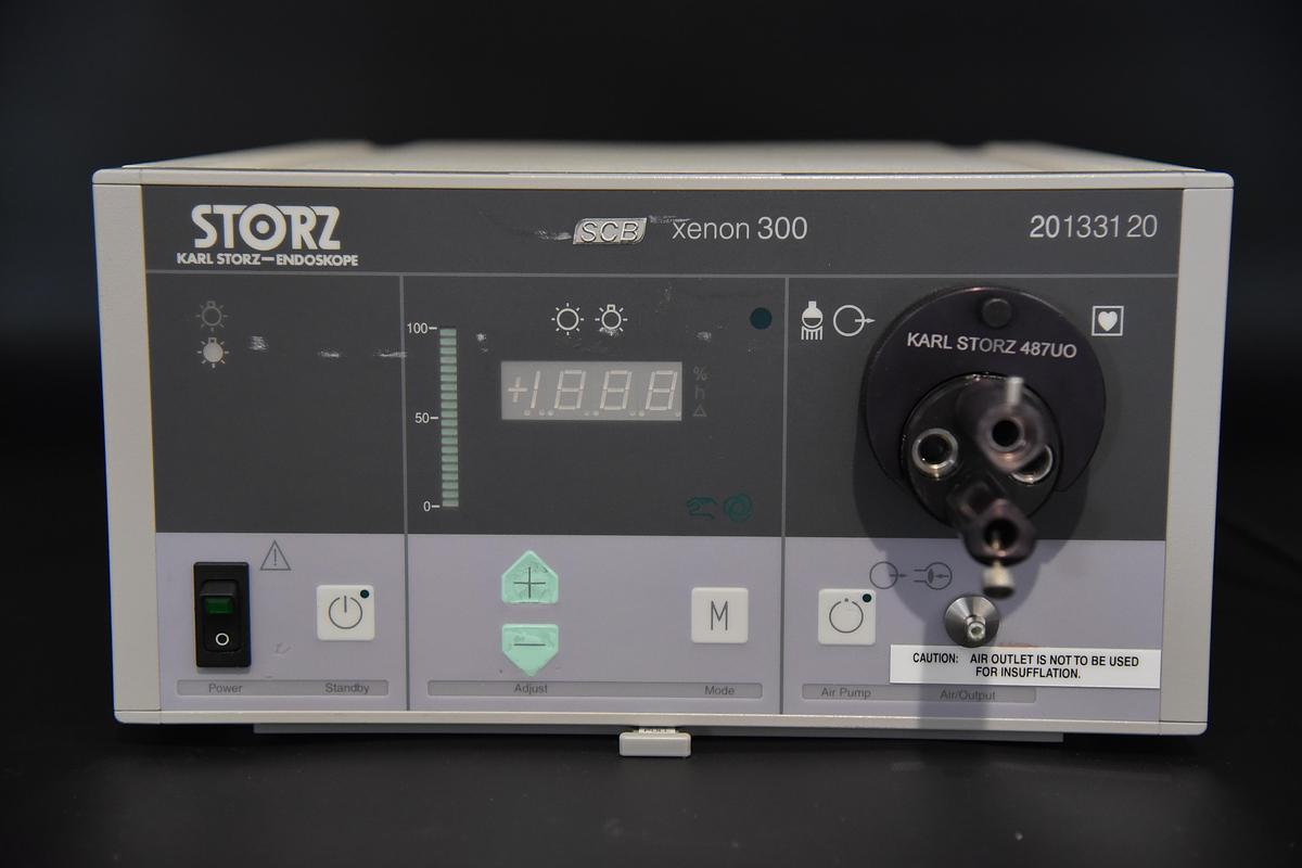 Used Karl Storz 20133120 Endoscopy SCB Xenon 300 Light Source 