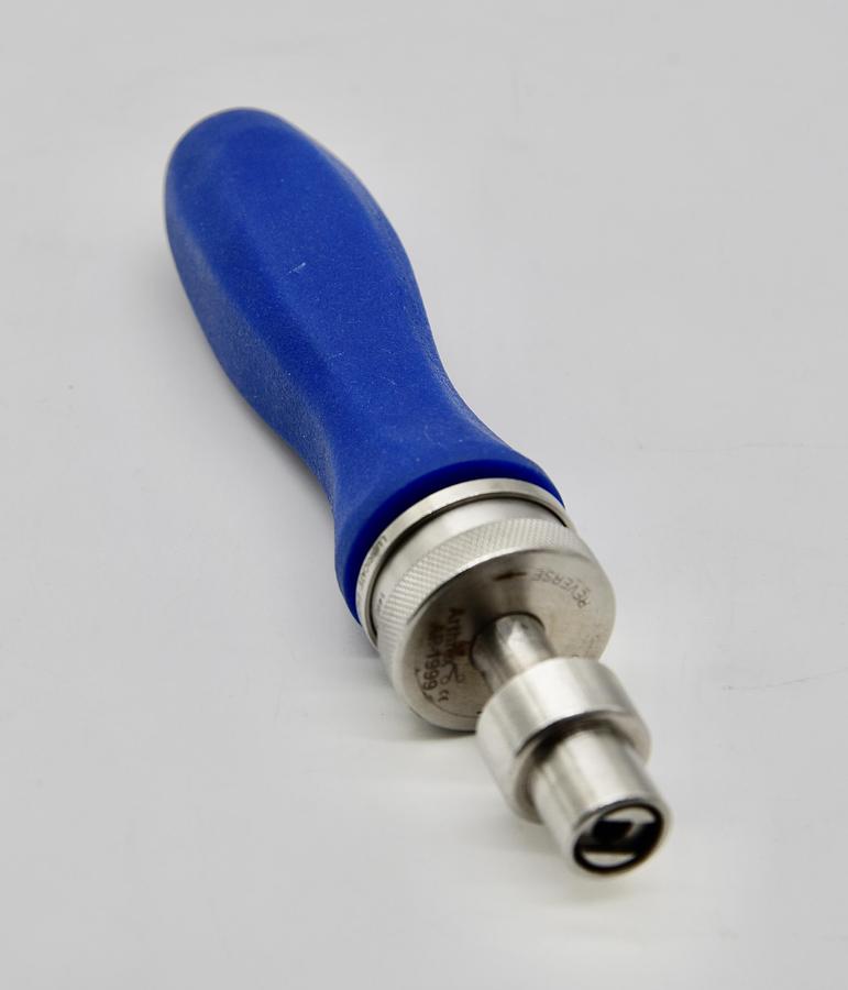 Used Arthrex AR-1999 Ratcheting Screwdriver Blue Handle