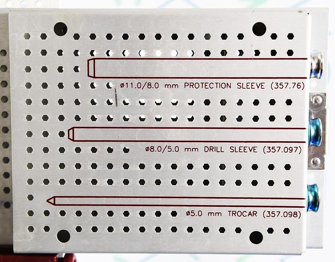Used 105.521 TITANIUM DISTAL FEMORAL NAIL INSERTION AND LOCKING SET