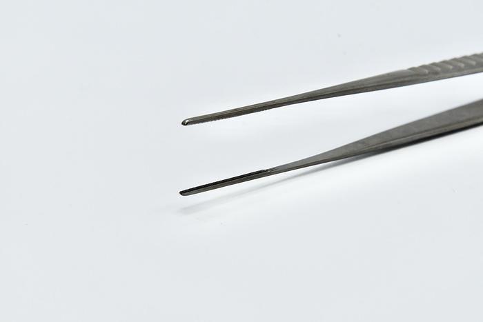 Used V Mueller CH5895 DeBakey Vascular Tissue Forceps, Delicate 1.5mm Jaw, 7.75"