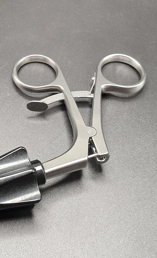 Used V. MUELLER LA8215P Dual-Cup Grasping Forceps