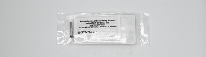 SYNTHES 02.127.124 3.5MM VARIABLE ANGLE LOCKING SCREW SLF-TPNG STRDRV 24MM