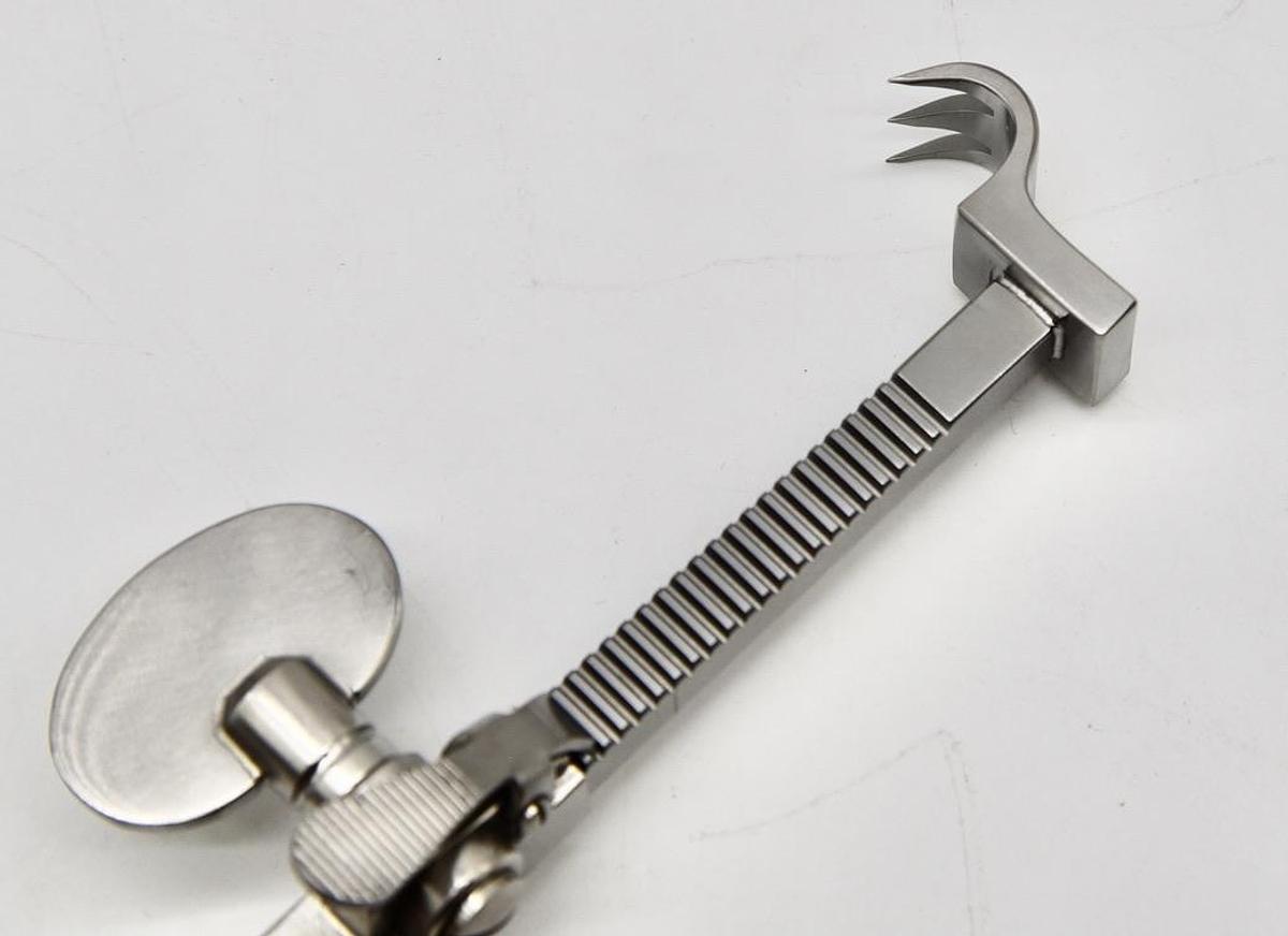 Used Spectrum 54-2540 Bailey Rib Contractor Adult 8" Curved Claw Tips Retractor Orthopedic Instruments, 8" Overall Length