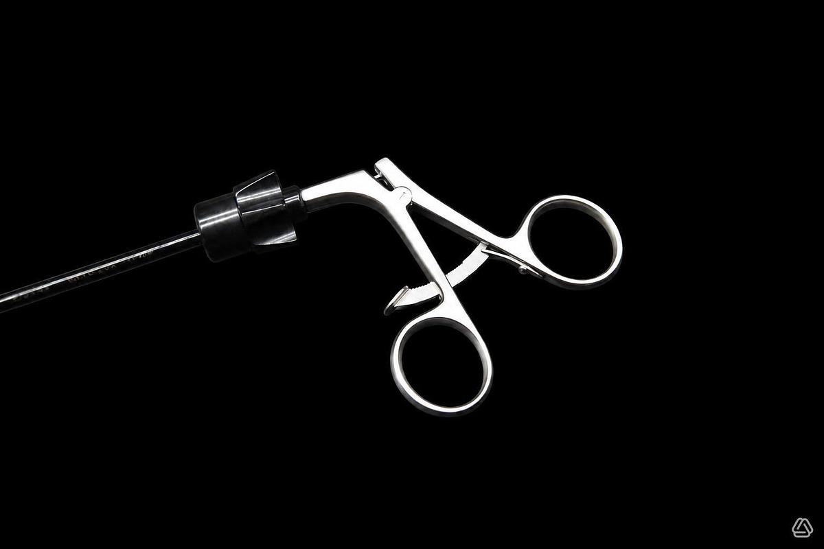 Used INTEGRA LIFESCIENCES PRODUCTION CORPORATION 625148 Swanstrom Grasping Forceps