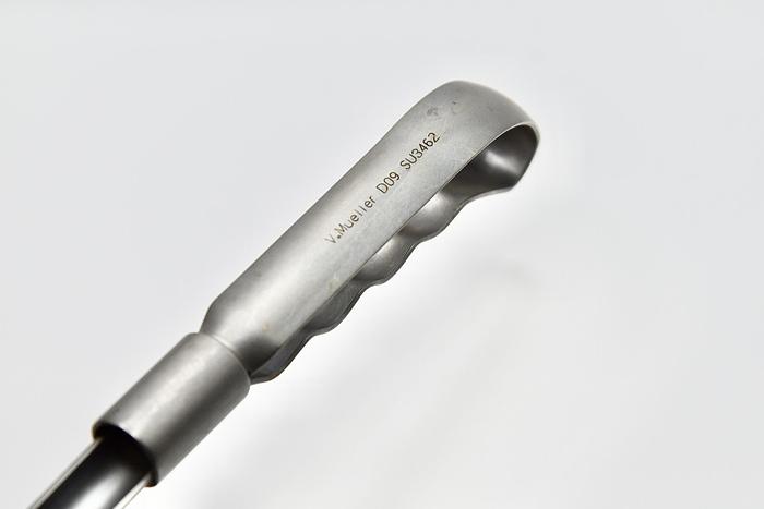 Used V. MUELLER SU3462 Kelly Richardson Retractors 2.5x2" Blade 10-9/16" Length