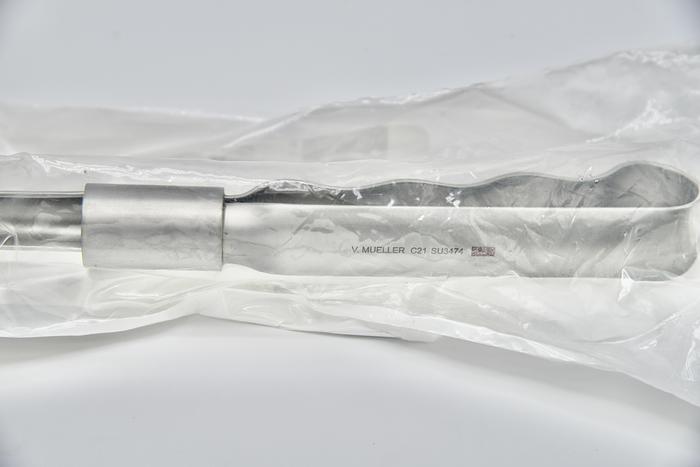 V. Mueller SU3474 Richardson Retractor, Blade 1 1/2” x 1 1/2”, OVERALL LENGTH 10”