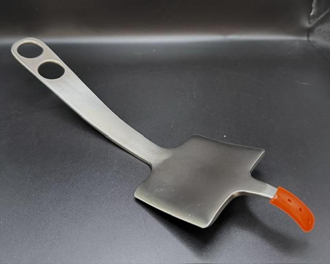 Used DePuy 2131-16 Hohmann Retractor