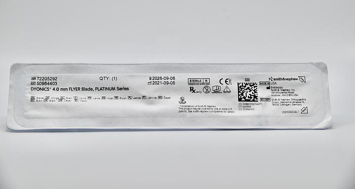 SMITH&NEPHEW 72205292 DYONICS 4.0MM FLYER BLADE, PLATINUM SERIES, IN-DATE, NEW, BOX OF 6