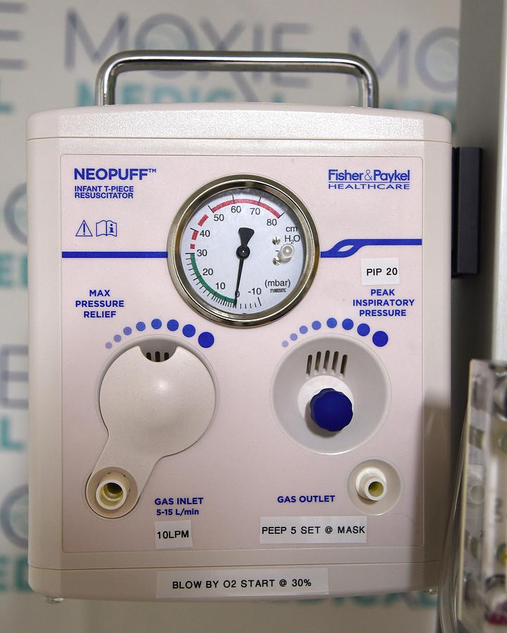 Used Ohmeda Panda 3300 Infant Warmer System — Clinical Neonatal Care With Neopuff RD900AEU