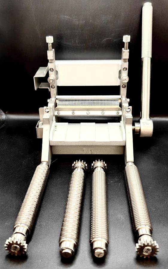 Used Zimmer 00-7701-000-00 Skin Graft Mesher