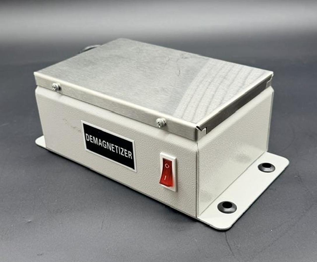 Used Value Collection 7" x 3-1/2" , Demagnetizer 09180019