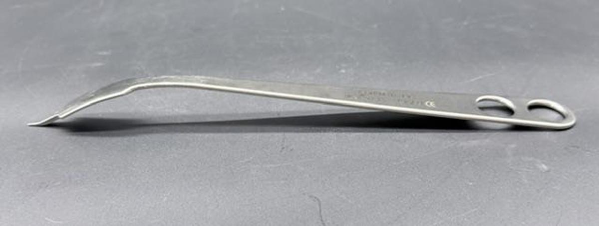 Used Innomed 4235 Single Prong Lombardi Retractor