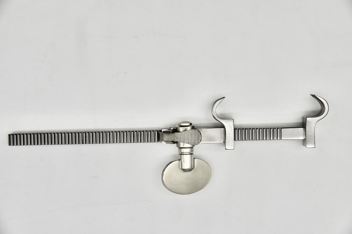 Used Spectrum 54-2540 Bailey Rib Contractor Adult 8" Curved Claw Tips Retractor Orthopedic Instruments, 8" Overall Length