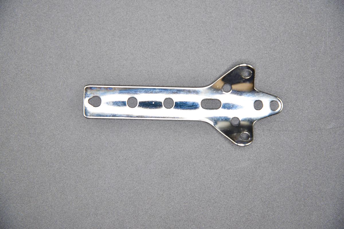 Used SYNTHES 240.23 CLOVERLEAF PLATE/3 HOLE/88MM