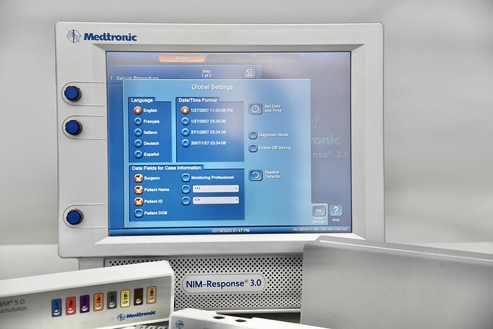 Used Medtronic NIM Response 3.0 with Cables and Accessories Reference 8253001
