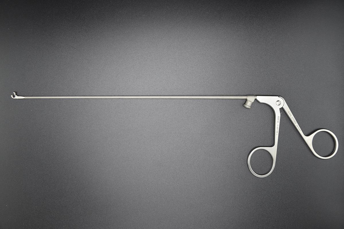 Used Storz Kleinsasser Cutting Forceps w/ 2mm Cup Jaws Curved Up 8591B
