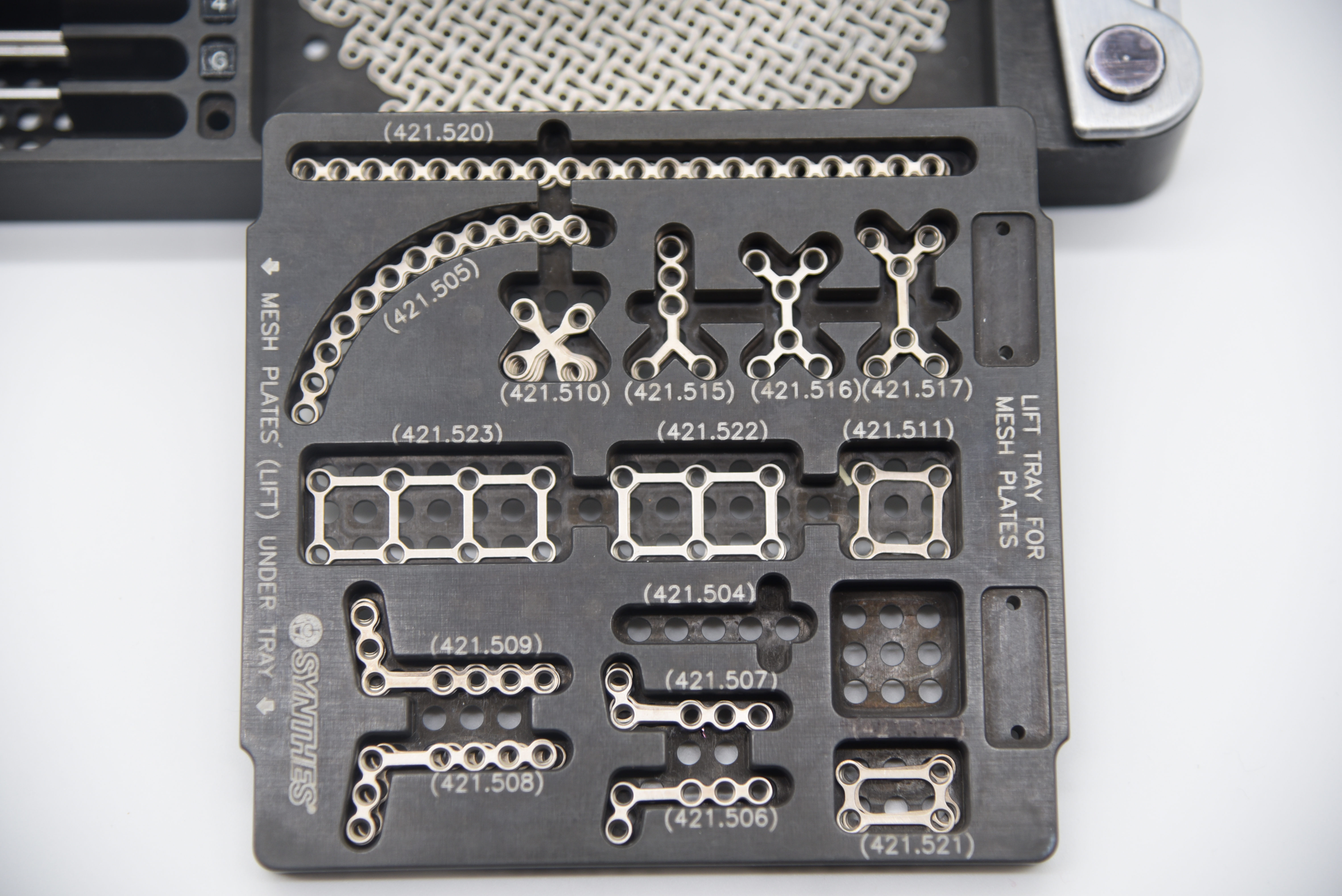 Used SYNTHES CRANIOFACIAL 1.3MM PLATING SYSTEM AND LOW PROFILE PLATING SYSTEM INSTRUMENT SET