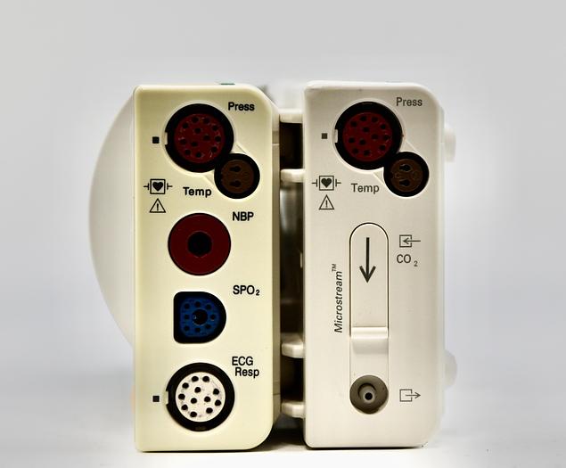 Used PHILIPS INTELLIVUE MX800 ANESTHESIA CO2 MONITOR WITH M3001A & M3015A MODULES