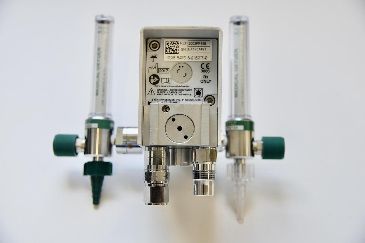 Used Bio-Med Devices 2003FF15B Air/Oxygen Blender Low Flow with Flowmeters